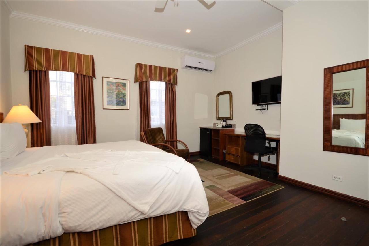 Cara Lodge Hotel Τζώρτζταουν Εξωτερικό φωτογραφία