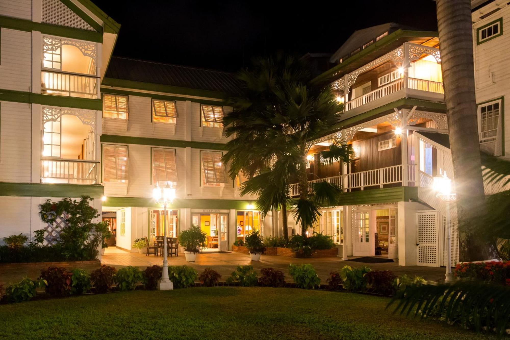 Cara Lodge Hotel Τζώρτζταουν Εξωτερικό φωτογραφία
