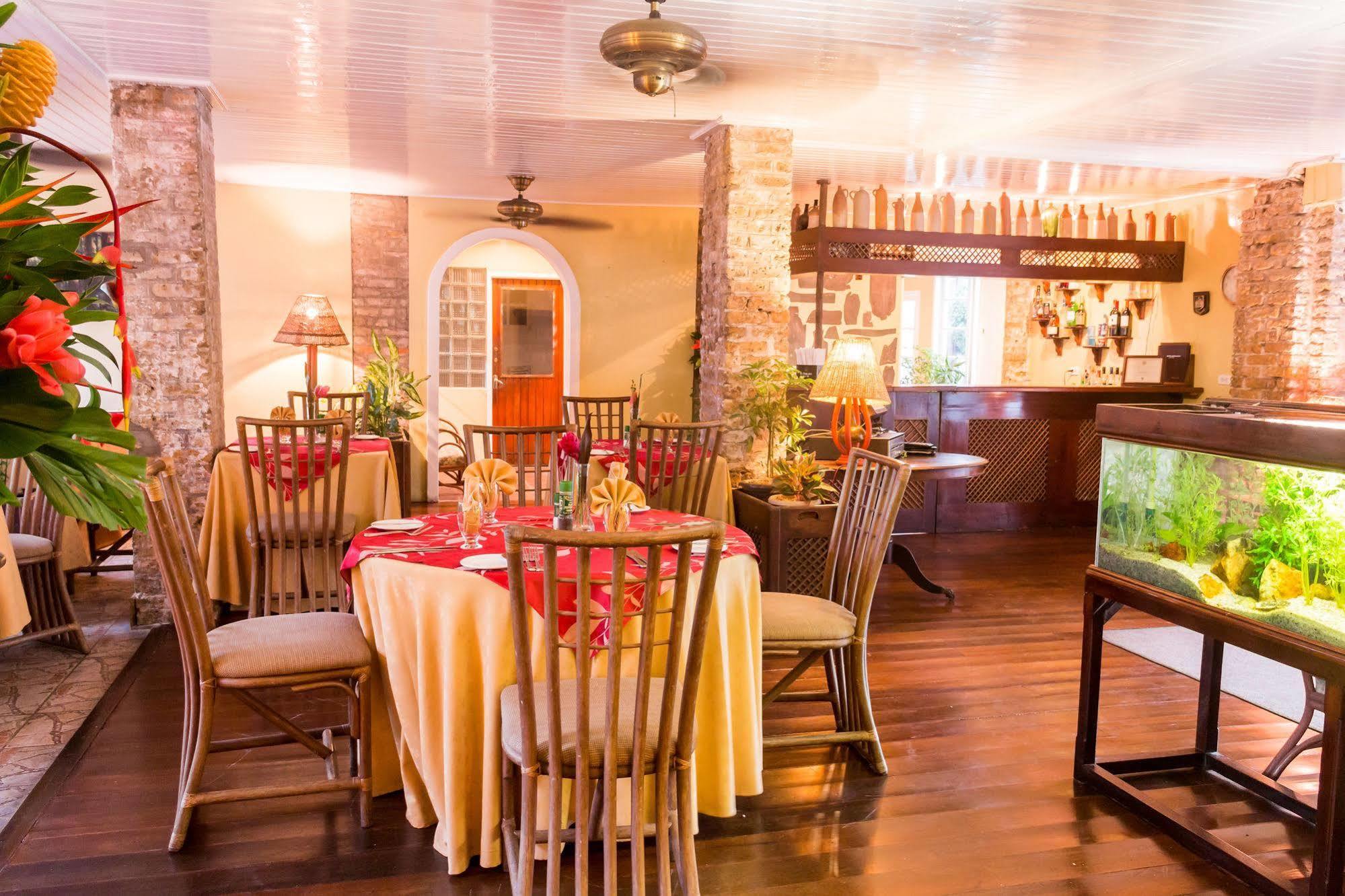 Cara Lodge Hotel Τζώρτζταουν Εξωτερικό φωτογραφία