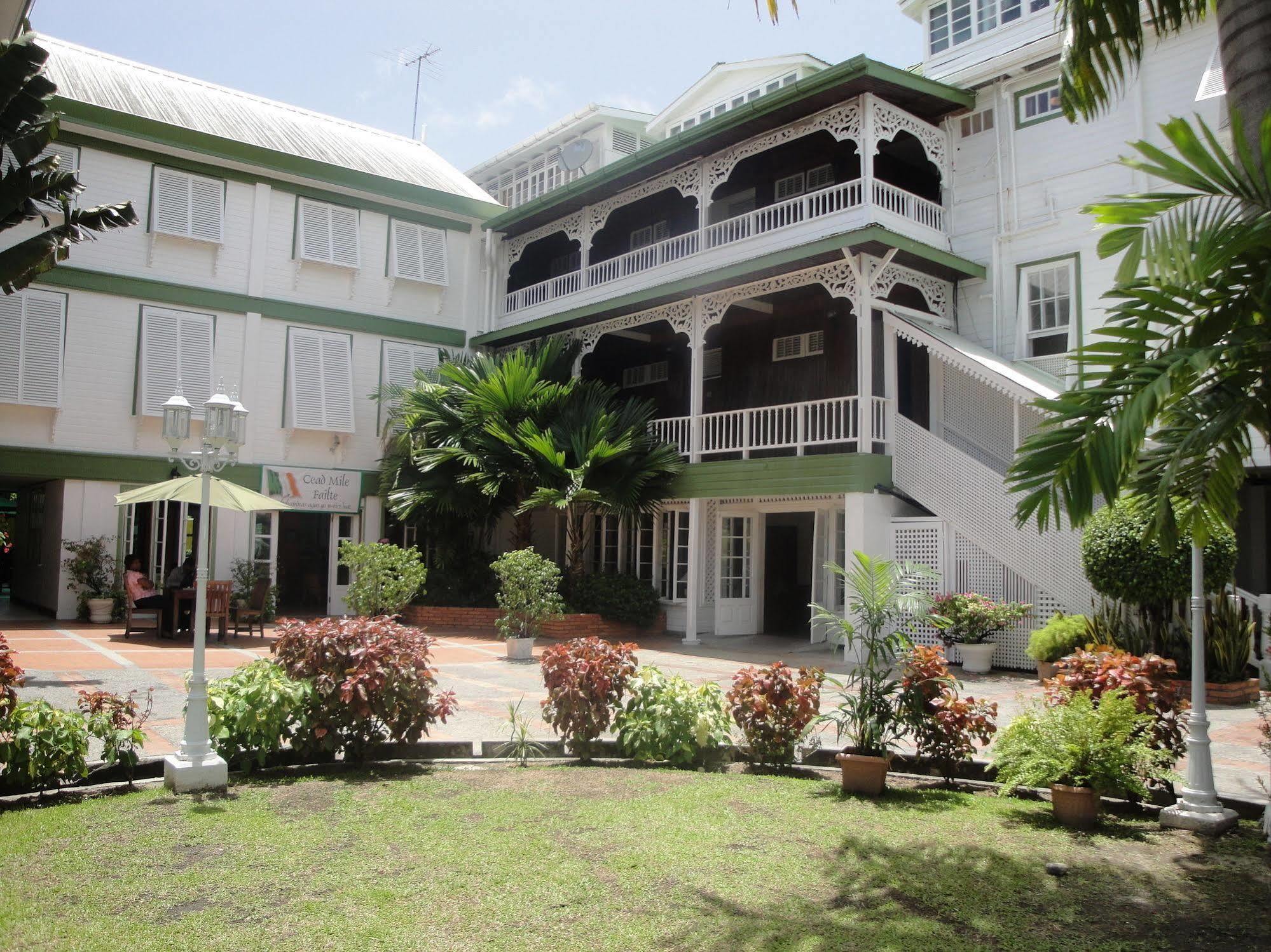 Cara Lodge Hotel Τζώρτζταουν Εξωτερικό φωτογραφία