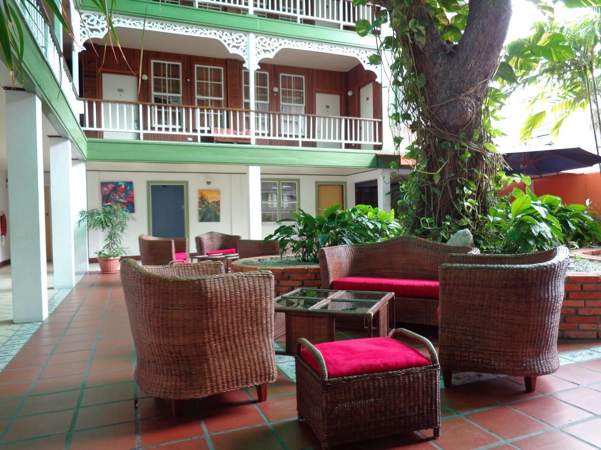 Cara Lodge Hotel Τζώρτζταουν Εξωτερικό φωτογραφία
