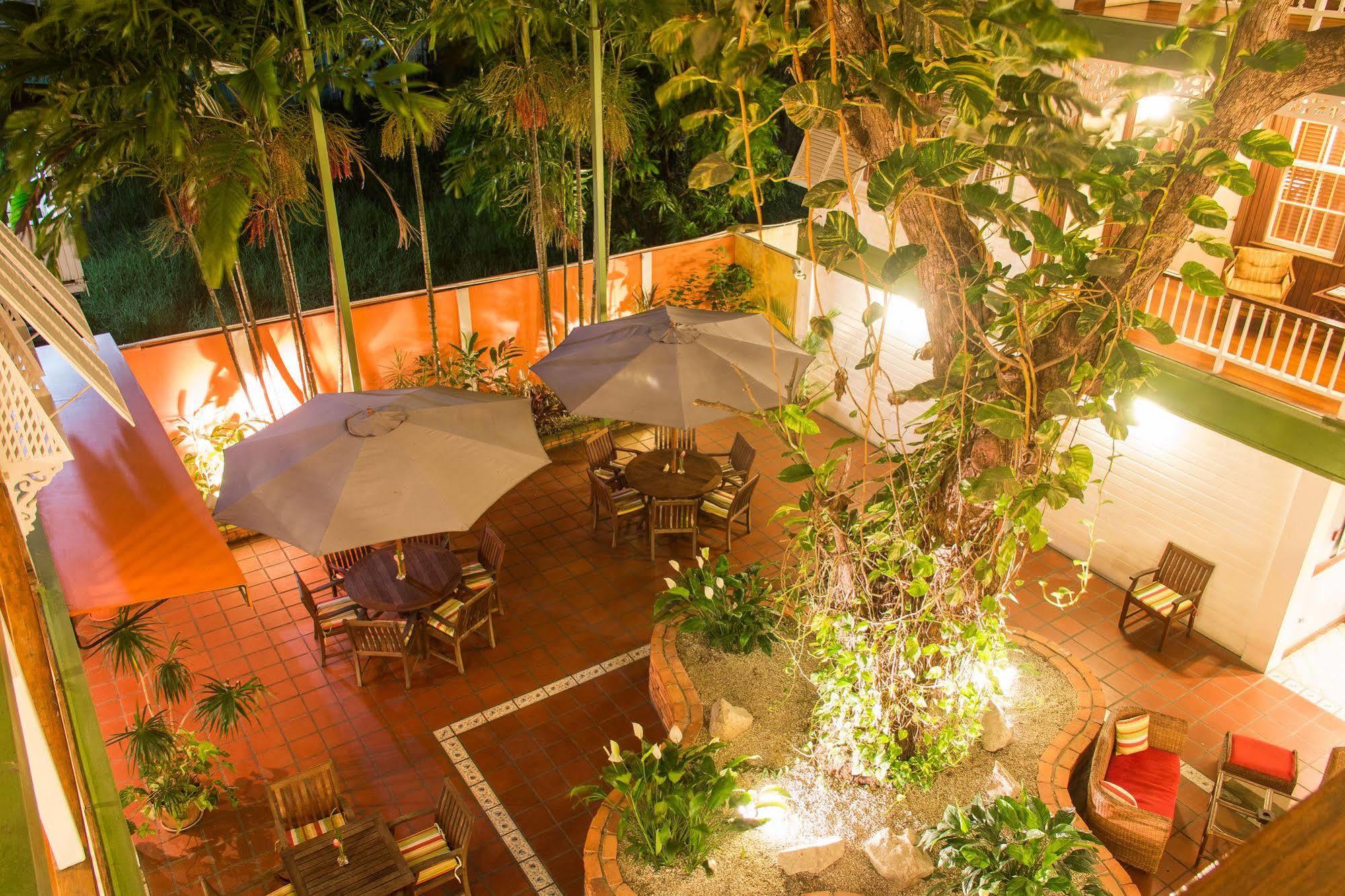 Cara Lodge Hotel Τζώρτζταουν Εξωτερικό φωτογραφία